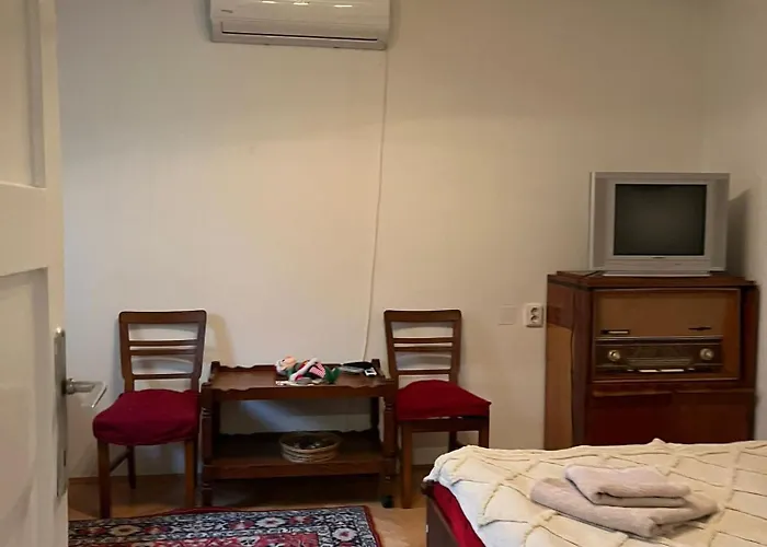 Emese Central Vintage Apartment